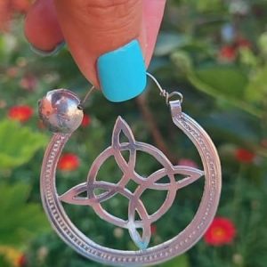 Amuleto Nudo de Bruja: Argollas de Protección Artesanales - Hechas en Tenerife