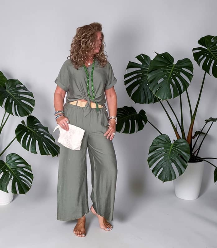 Conjunto Dos Piezas Viscosa Verde Militar - Pantalón Elástico y Camisa Nudo - Talla Única (hasta 44)