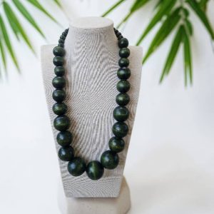Collar de Madera Artesanal Senegalés - Verde Bosque con Bolas de Madera