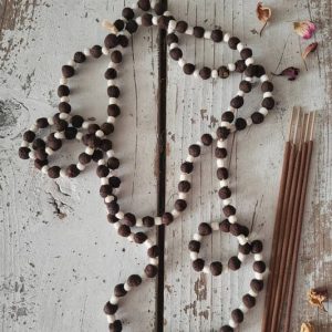 Collar Thiouraye Artesano de Senegal - Amuleto Aromático Personalizable