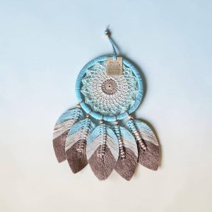 Atrapasueños Artesanal de Indonesia – Azul y Beige (17x33 cm)