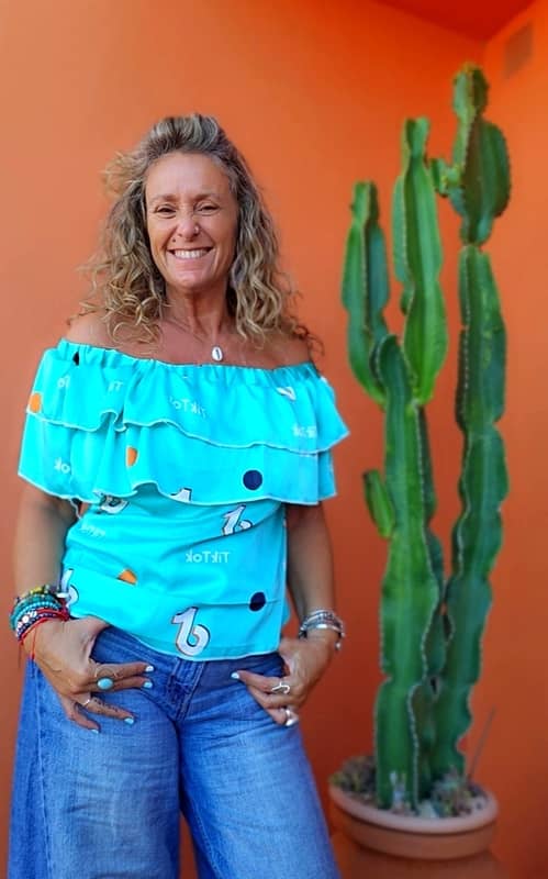Blusa Étnica Volante "Sawabona África" – Camisa Artesanal de Dakar (Talla Única) - Imagen 4