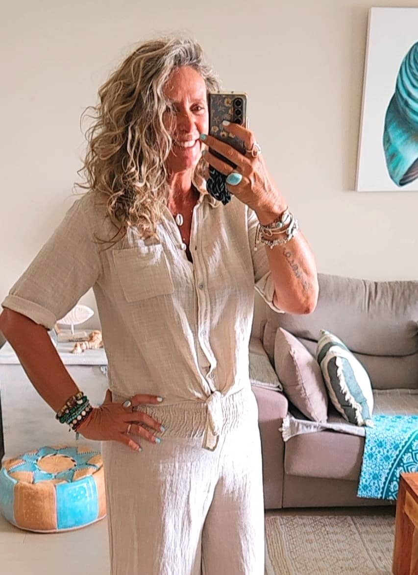 Camisa Beige de Algodón 100% con Nudo Ajustable para Mujer)