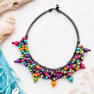 Collar étnico artesanal de Tailandia con cuentas redondas de madera multicolor