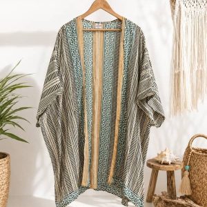 Kimono corto boho de algodón de India con estampado étnico en tonos turquesa y negro