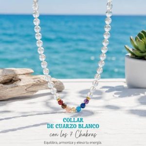 Collar de cuentas redondas de cuarzo blanco translúcido con siete piedras de colores de los chakras en el centro