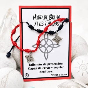 Pack de dos pulseras artesanales de los 7 nudos en hilo rojo y negro con dijes de nudo de bruja en acero inoxidable