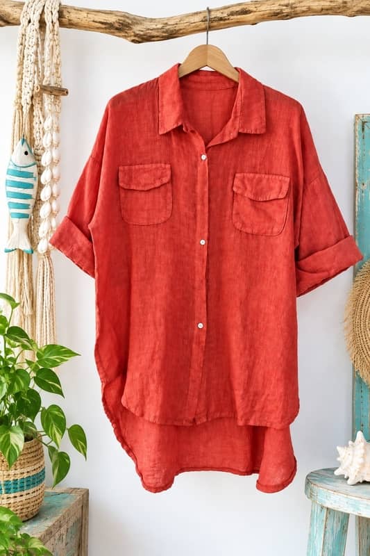 Sobrecamisa de lino beige arena de mujer abierta con top negro moda boho canarias