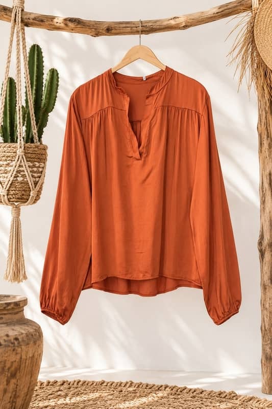 Camisa de viscosa color terracota con manga larga abullonada de mujer