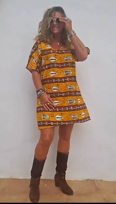 Vestido Africano de Tela Wax Hecho a Mano en Senegal – Pieza Única - Imagen 2